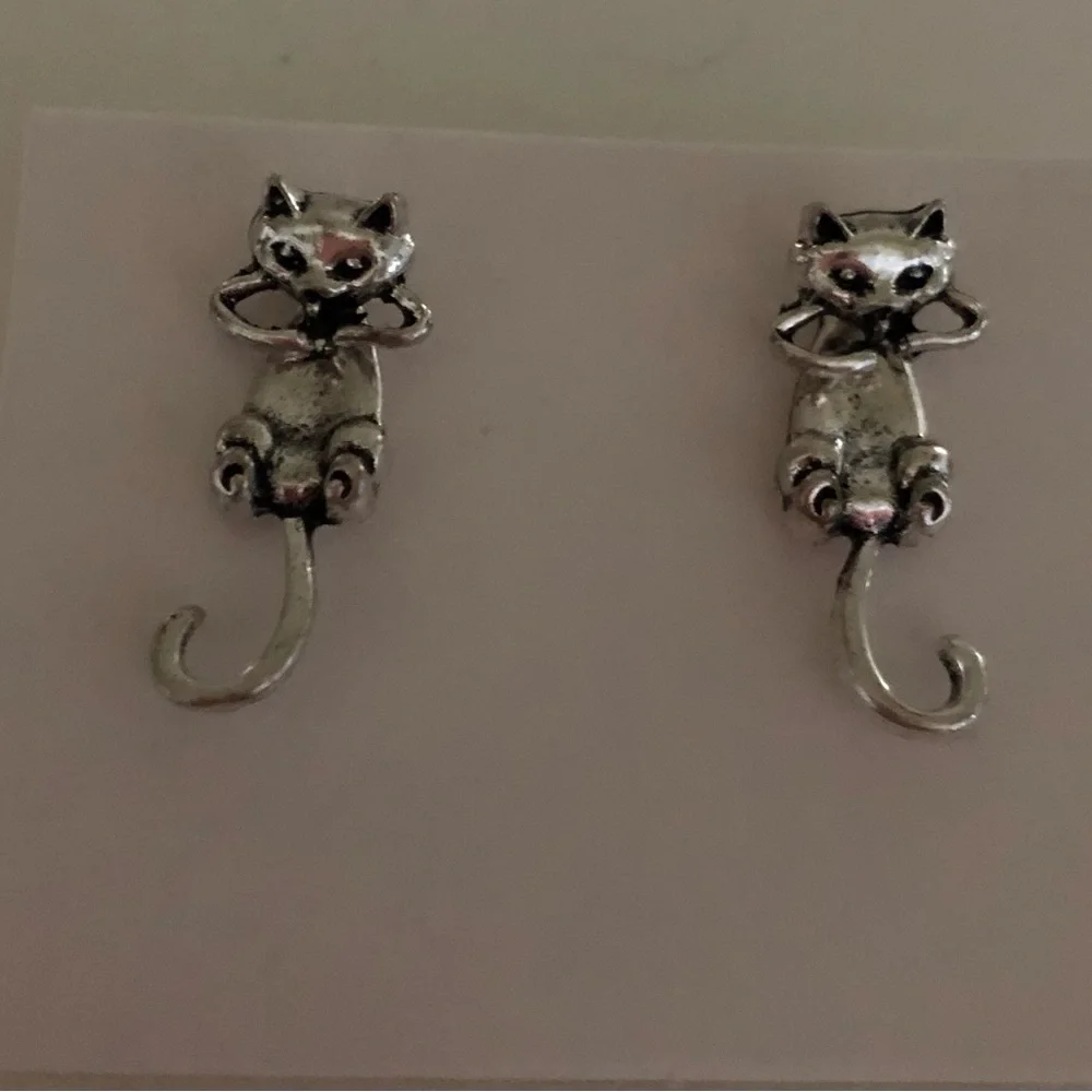 NWT Silver Cat Versitile Earrings